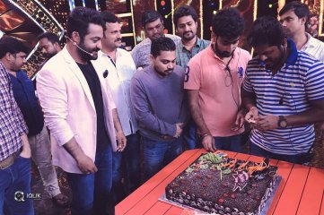 Bigg Boss Telugu Team Celebrates The Super Success of Opening Episode With Young Tiger NTR